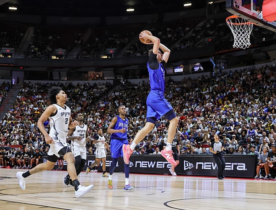 开云体育-豪取31分打爆了马刺防线！独行侠状元郎迅速证明了自己的能力？