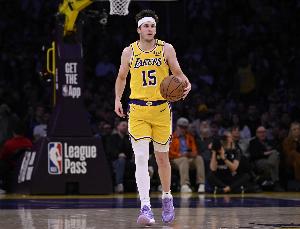 开云体育-里夫斯谈带伤坚持比赛：我就是想为我的队友们留在场上