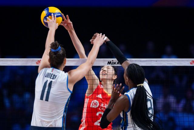 开云体育-中国女排澳门站2胜2负 状态和教练组布阵仍存问题