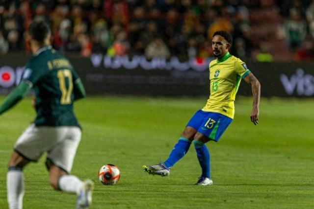 开云体育-巴西后卫谈高原作战：冲刺跑后喘不过气+赛后吸氧 现在还在不停嗽